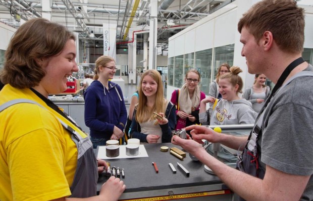 Opel verschenkt 10 000 IAA-Tickets an Schüler