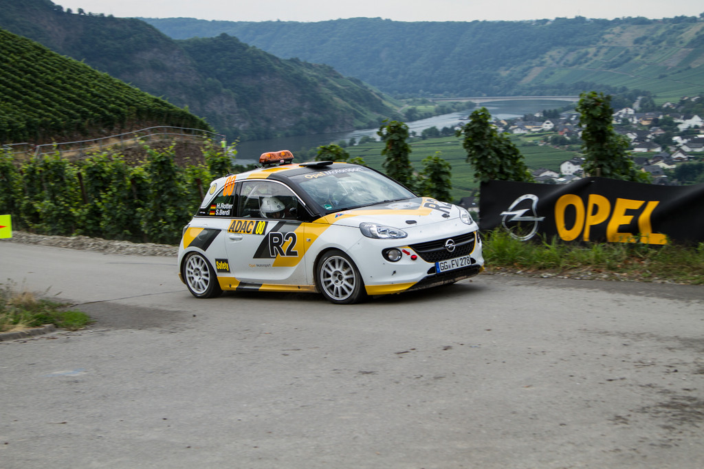 Opels Adam-Familie bei ADAC-Rallye