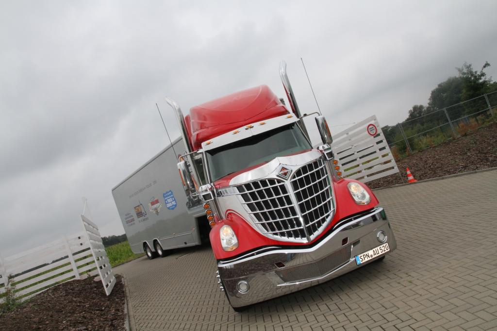 Panorama: US-Trucks in Deutschland - Charme und Show