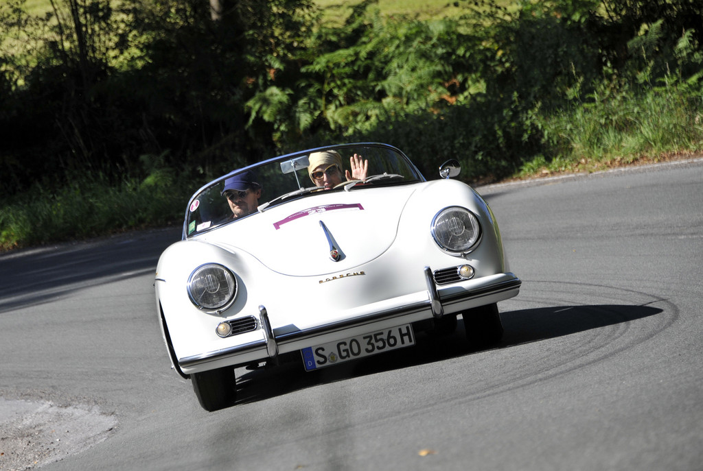 Porsches rollendes Museum geht auf Tour