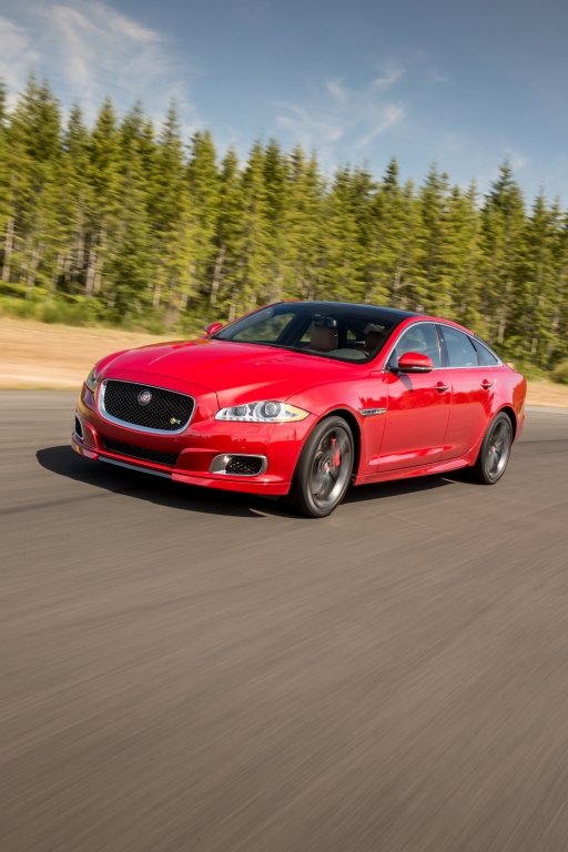 Pressepräsentation Jaguar R-Typen mit 550 PS: Charaktersache