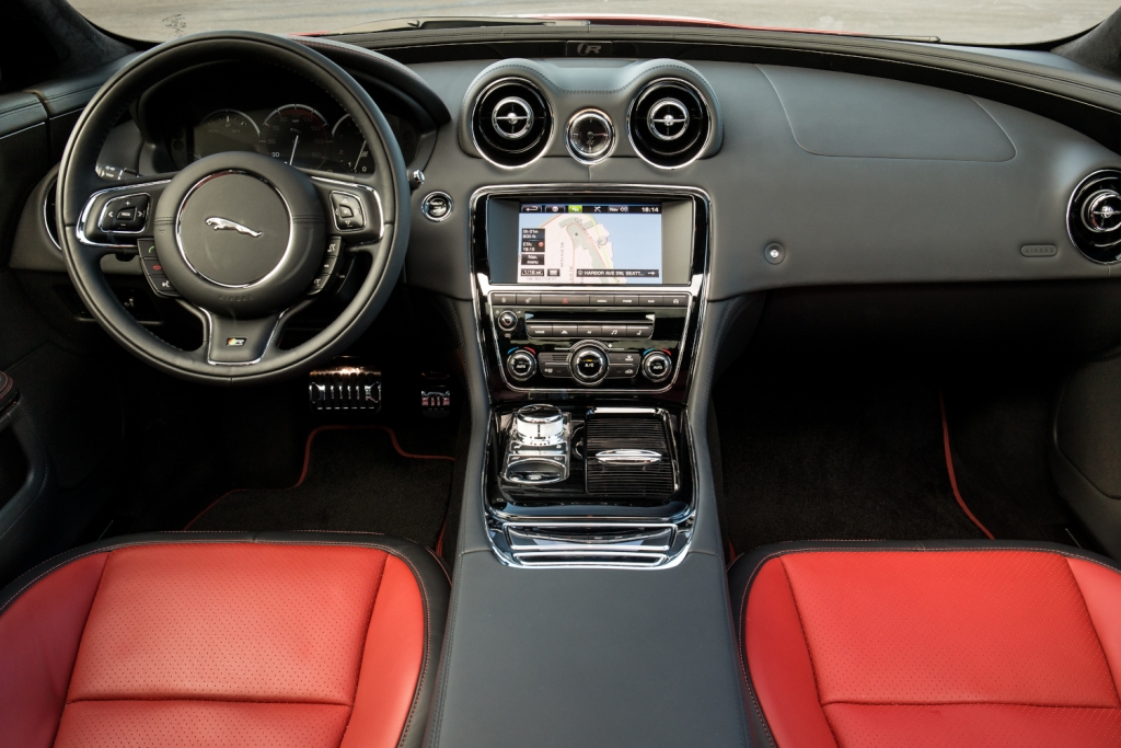 Pressepräsentation Jaguar R-Typen mit 550 PS: Charaktersache
