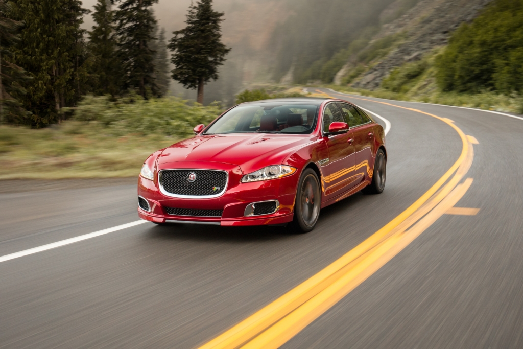 Pressepräsentation Jaguar R-Typen mit 550 PS: Charaktersache
