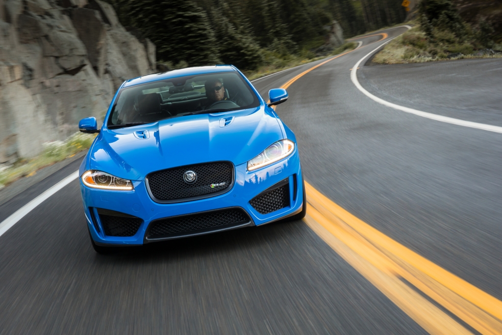 Pressepräsentation Jaguar R-Typen mit 550 PS: Charaktersache