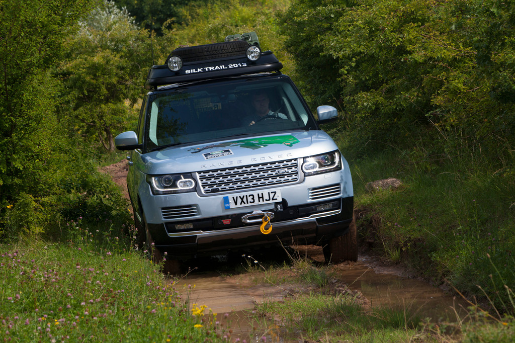 Range Rover: Mit Diesel-Hybrid über die Seidenstraße