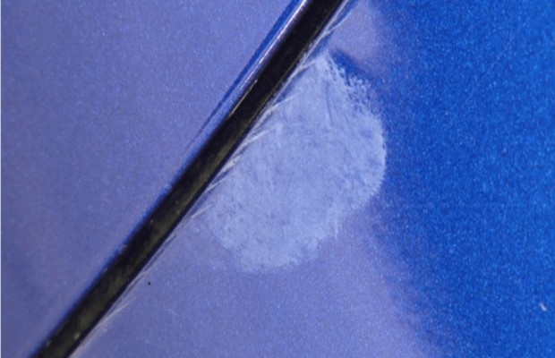 Schäden durch Sonnencreme - Hände eingecremt – Lack kaputt