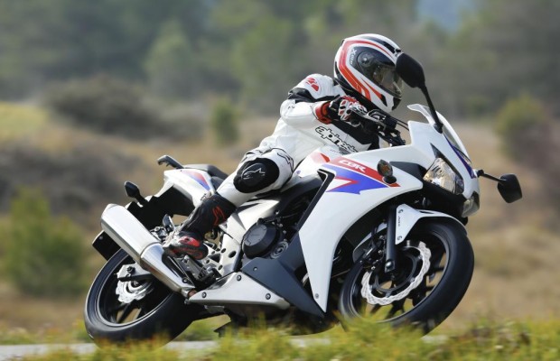 Smartphone hilft beim Motorradführerschein