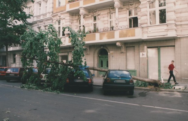 Sommerliche Unwetter-Schäden - Sofort die Versicherung einschalten
