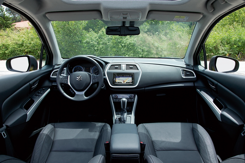Suzuki SX4: Neuer Crossover im Kompaktsegment Deutschlandpremiere auf der IAA 2013