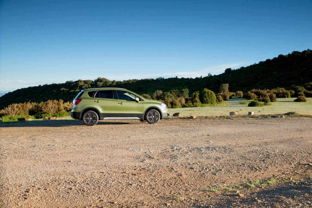 Suzuki SX4: Neuer Crossover im Kompaktsegment Deutschlandpremiere auf der IAA 2013