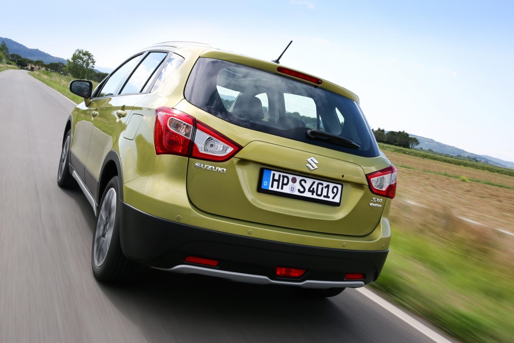 Suzuki SX4: Neuer Crossover im Kompaktsegment Deutschlandpremiere auf der IAA 2013