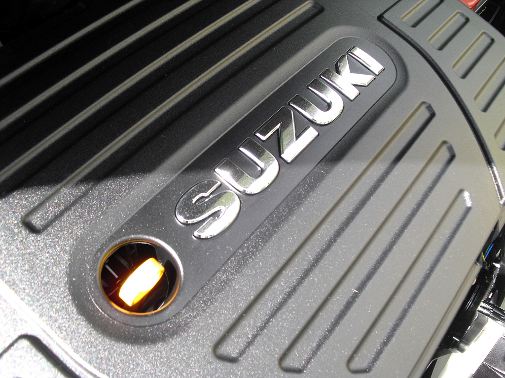 Suzuki Swift Sport: Moderne Bi-Xenon-Leuchteinheit vorn. 
