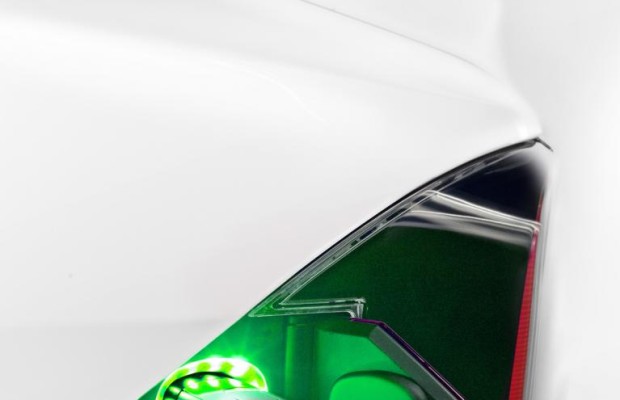 Tesla-Fahrer laden beim Stop in Norwegen kostenfrei