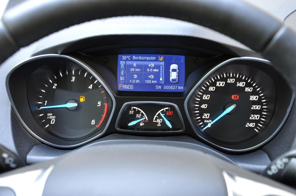 Test Ford Kuga 2.0 TDCi 4x4 Powershift Titanium: Durstiges Familienauto