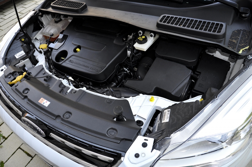 Test Ford Kuga 2.0 TDCi 4x4 Powershift Titanium: Durstiges Familienauto