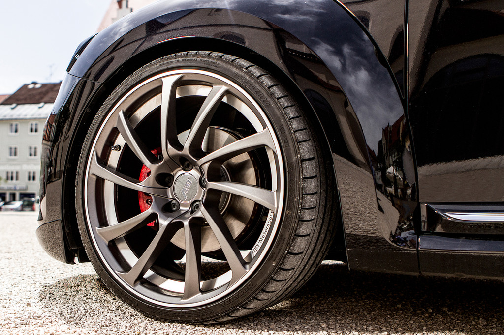 VW Beetle wird bei Abt gechippt