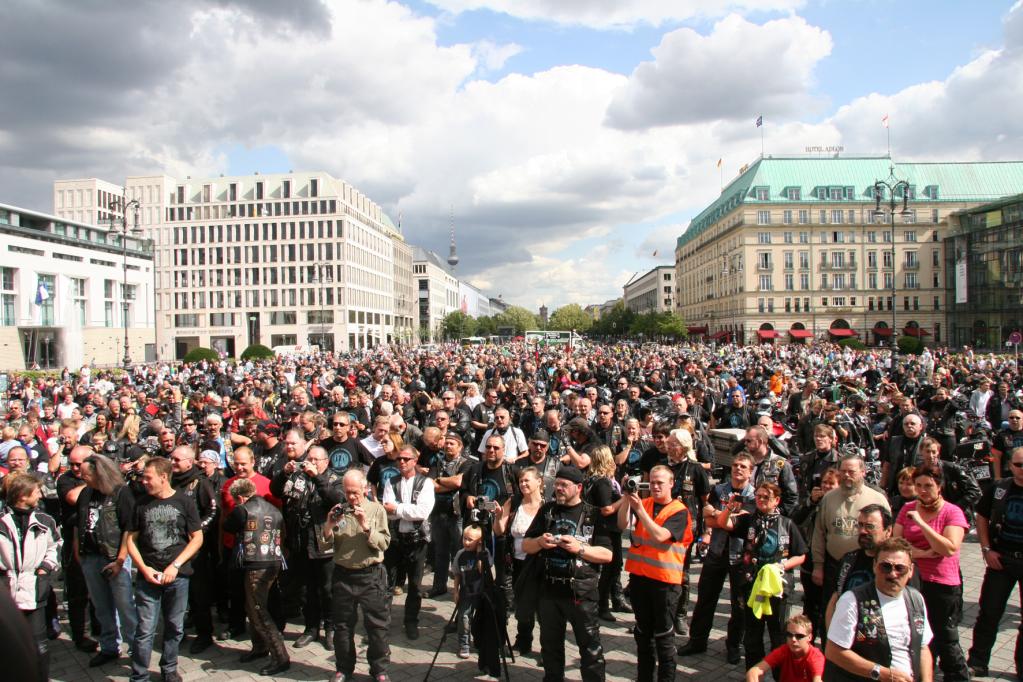 Zehnte Motorrad-Sternfahrt: Biker touren nach Berlin