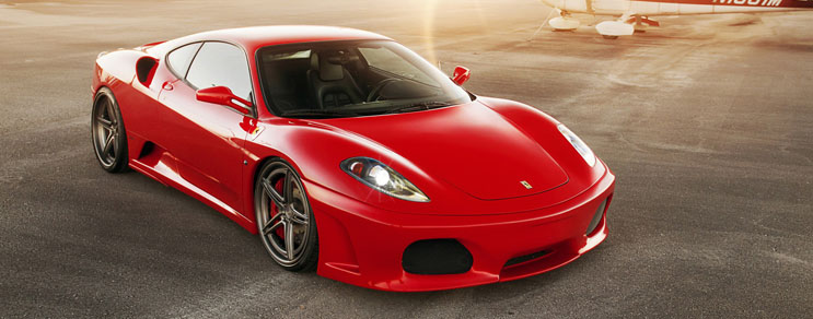 auto.de-Gewinnspiel: Ferrari fahren inklusive 50 Euro Tankgeld von Shopping.de