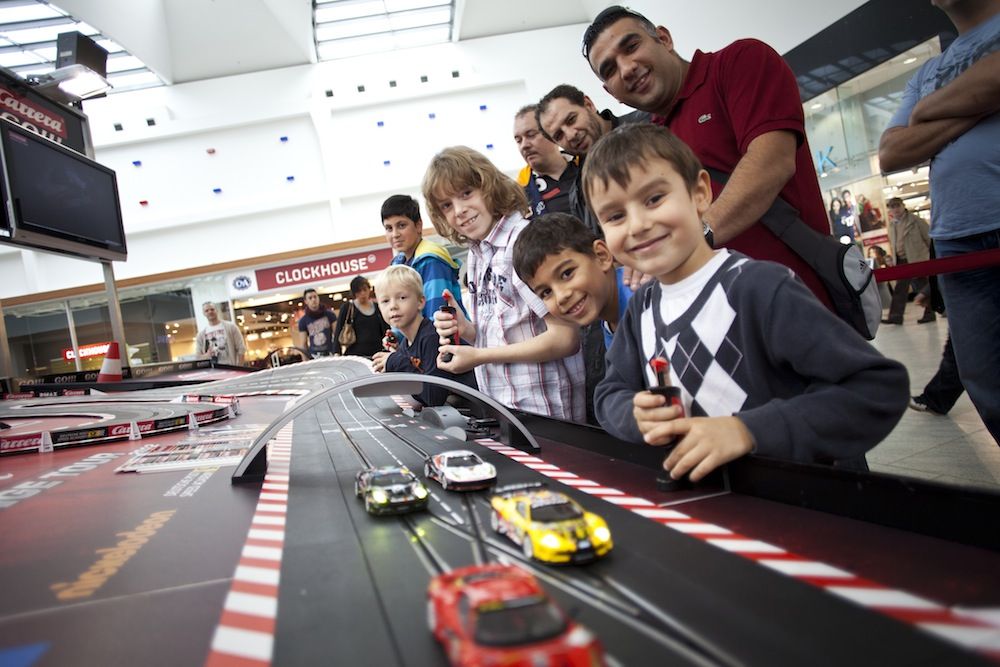 auto.de-Gewinnspiel: Rennauftakt mit der »Evolution DTM Turbo Drift« von Carrera