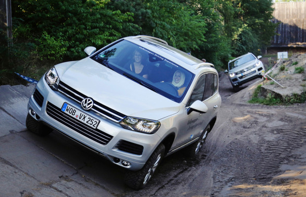 50 Ingenieurinnen testen den Volkswagen Touareg