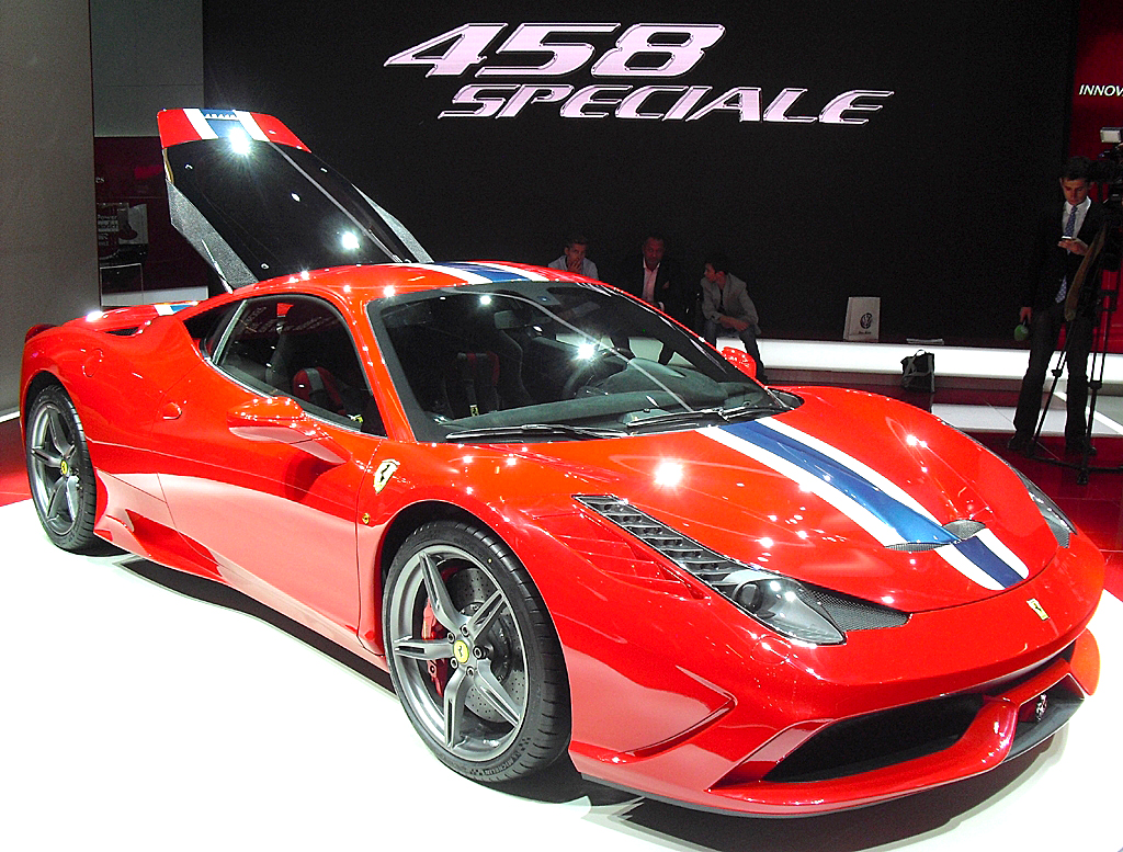 Am Ferrari-Stand: Der 458 Speciale hat 605 PS unter der Haube. 