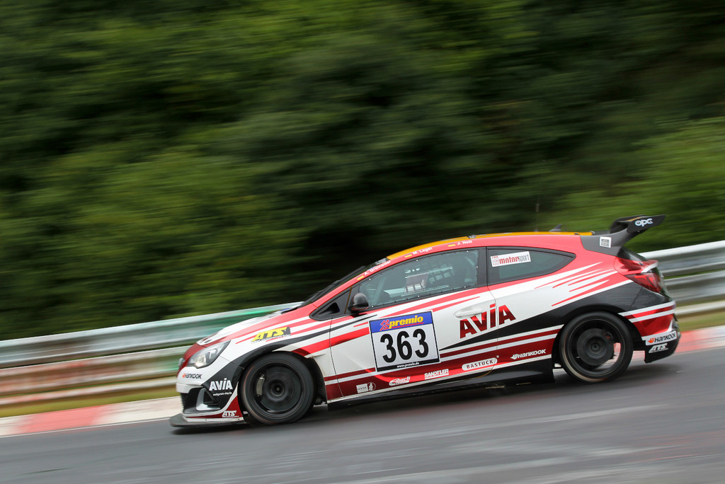 Astra-OPC-Cup: Merten gewinnt Regen-Rennen am Ring