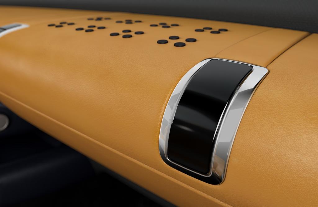 Auch bei der Materialauswahl haben sich die Designer mehr im modernen Möbelhaus inspirieren lassen als sich am klassischen Autointerieur zu orientieren.
