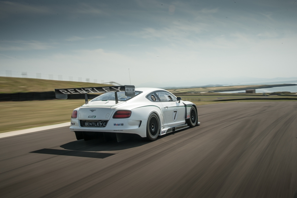 Bentley kehrt in Abu Dhabi zurück in den Motorsport