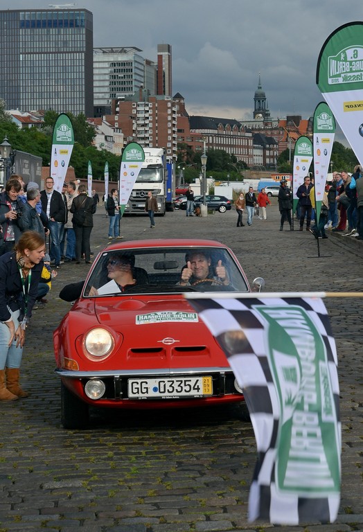 Bobpilot André Lange schafft im Opel GT zweiten Rang bei Oldtimer-Rallye