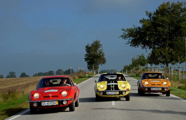 Bobpilot André Lange schafft im Opel GT zweiten Rang bei Oldtimer-Rallye