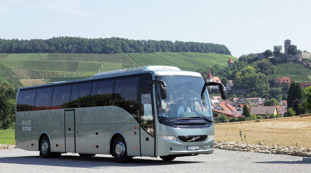 Busworld 2013: Volvo präsentiert seinen Hybrid-Gelenkbus