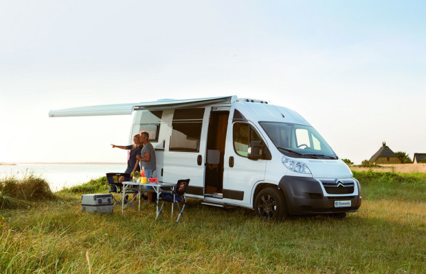 Caravan-Salon 2013: Stützenlose Markise bald auch für Kastenwagen