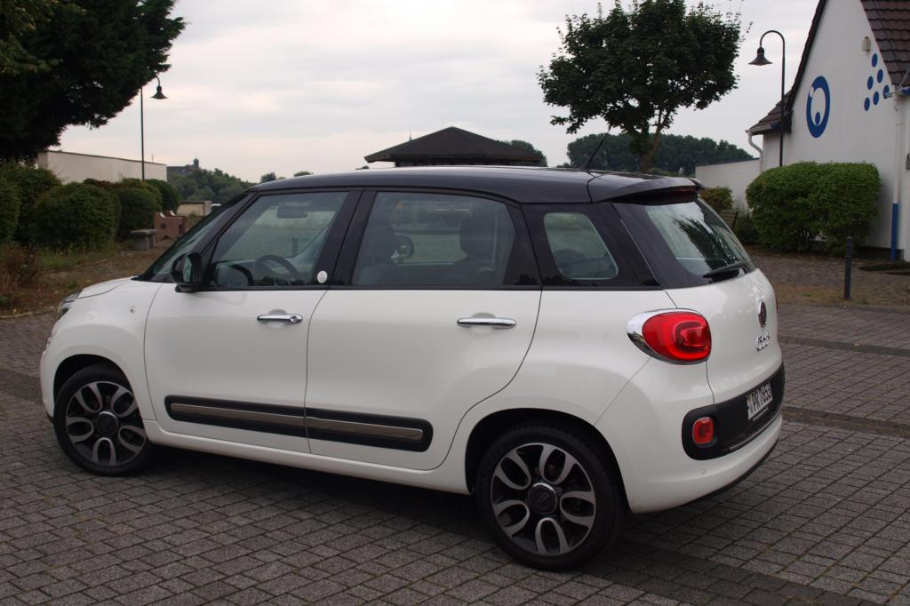 Der in allen Abmessungen, vor allem aber in Höhe und Länge, gegenüber seinem Designvorbild gewachsene Minivan ist eine imposante Erscheinung