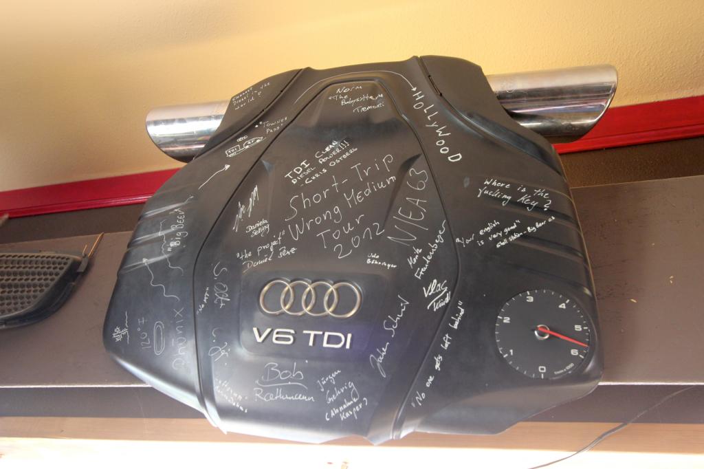Die Motorabdeckung haben Audi-Ingenieure mitgebracht