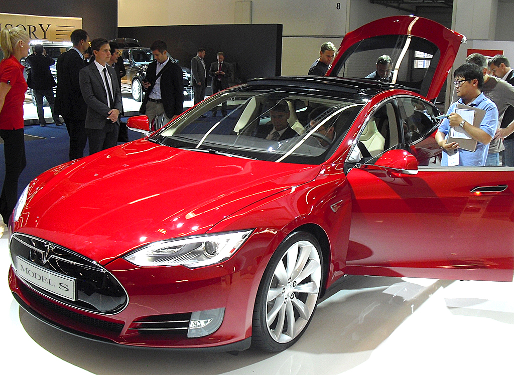 Elektroautos können auch formschön sein: Teslas Model-S. 