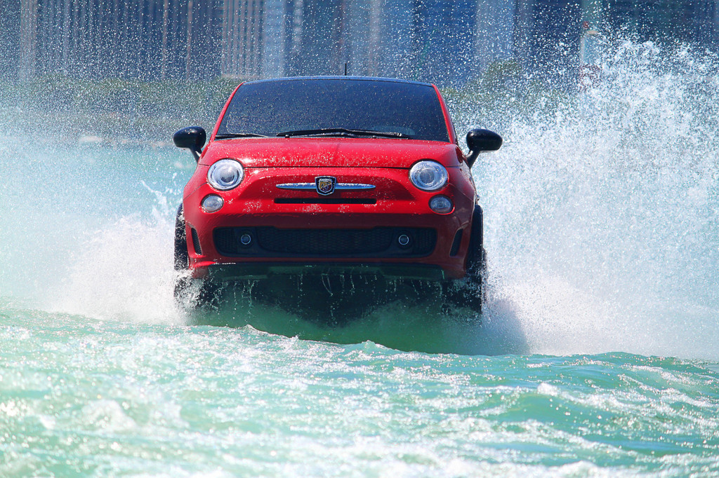 Fiat 500 macht den Freischwimmer
