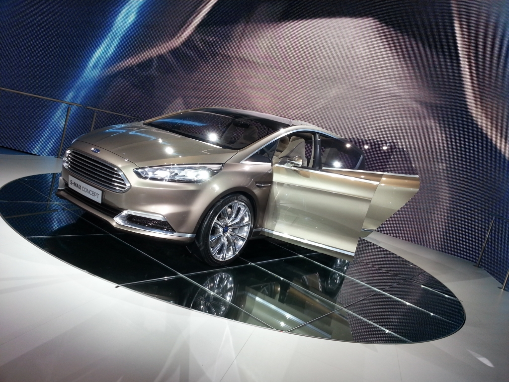 Ford S-Max Concept - Familien-Van fürs Sportler-Herz