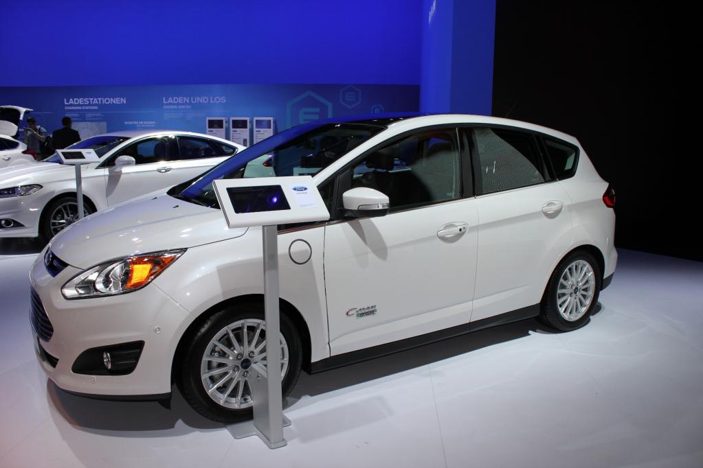 Ford startet mit Hybriden in Deutschland