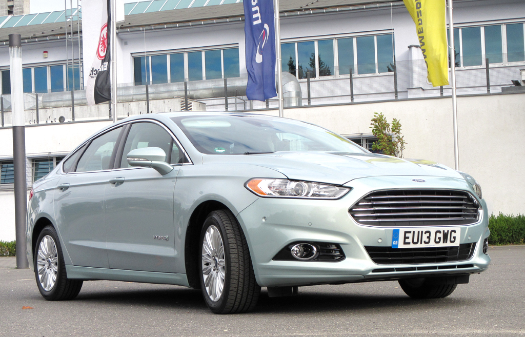 Fords Mondeo Hybrid wird in den USA schon als Fusion Hybrid angeboten. 