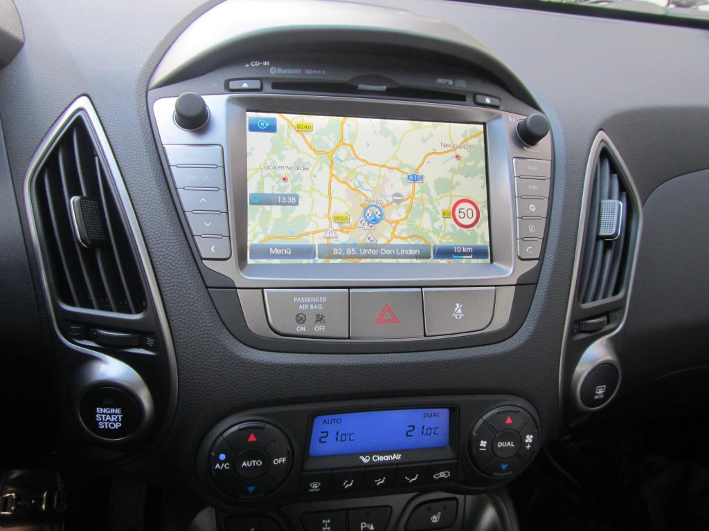 Hyundai ix35: Blick auf den mittleren Armaturenträger. 