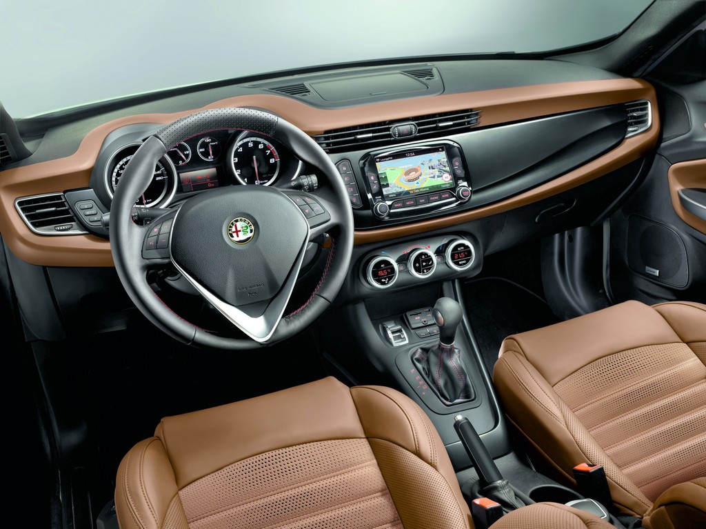 IAA 2013: Alfa Romeo Giulietta fährt mit Spitzendrehmoment vor