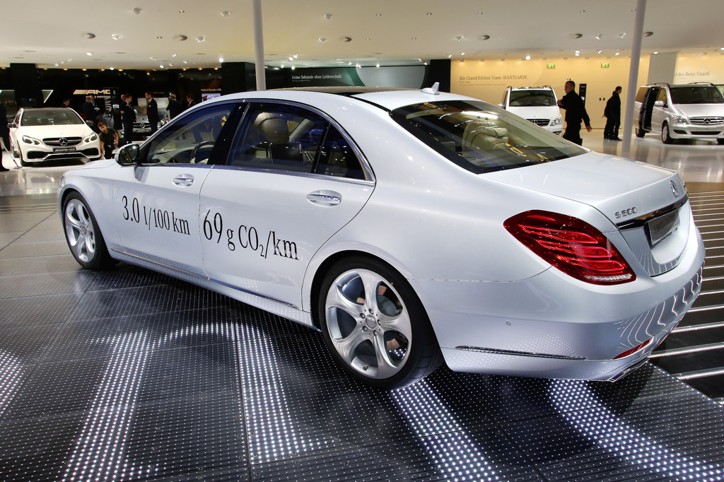 IAA 2013: Auch der S-Klasse reichen drei Liter