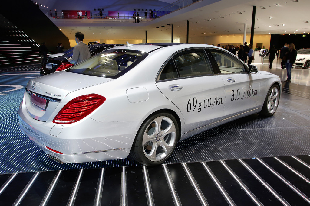 IAA 2013: Auch der S-Klasse reichen drei Liter