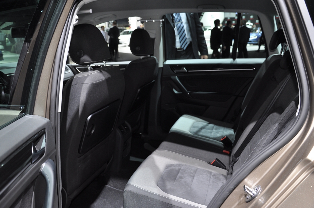 IAA 2013: BMW Active Tourer und VW Golf Sportsvan - So unterschiedlich können Vans ein