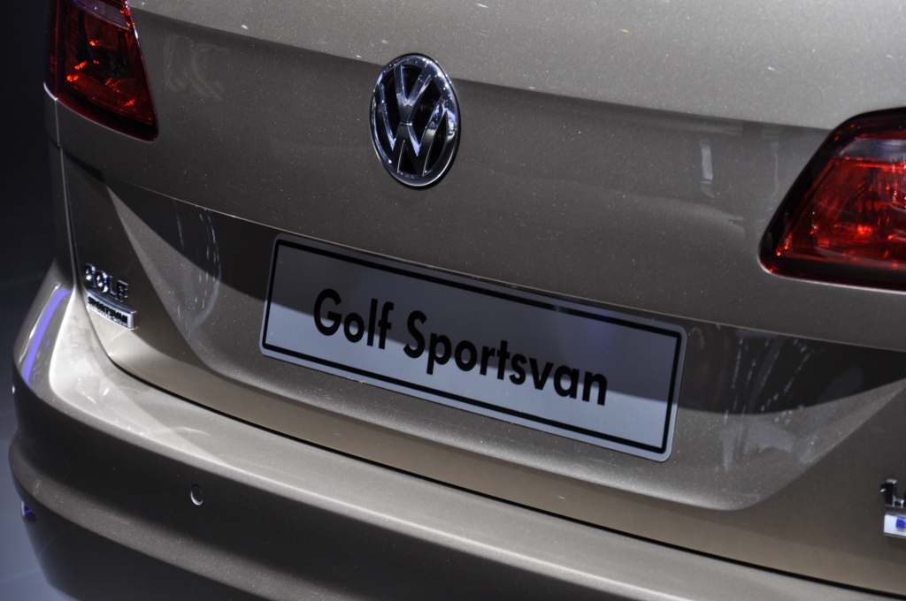 IAA 2013: BMW Active Tourer und VW Golf Sportsvan - So unterschiedlich können Vans ein