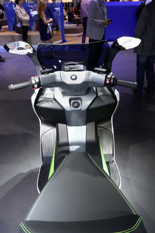 IAA 2013: BMW C Evolution rollt 2014 auf den Markt