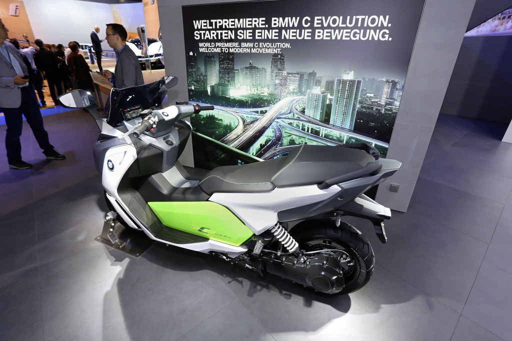 IAA 2013: BMW C Evolution rollt 2014 auf den Markt