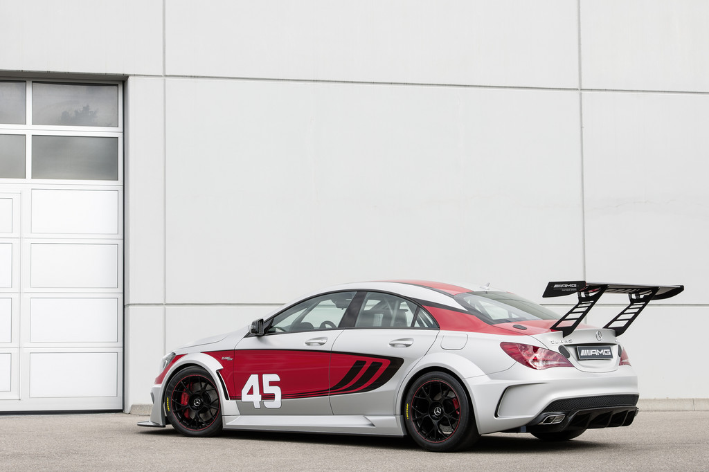 IAA 2013: CLA geht für Kundensport in die Breite