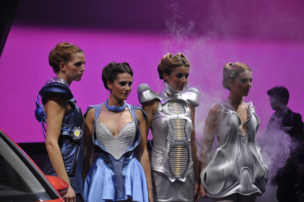 IAA 2013: Glänzender Lack und strahlendes Lächeln