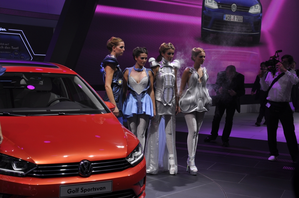 IAA 2013: Glänzender Lack und strahlendes Lächeln